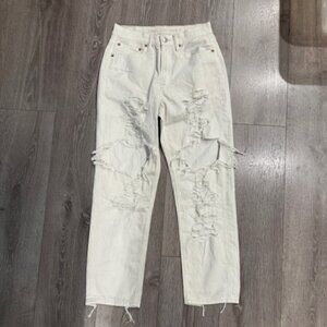 American Eagle 909 Boyfriend Distresses Jeans Size 4 Excellent Condition!